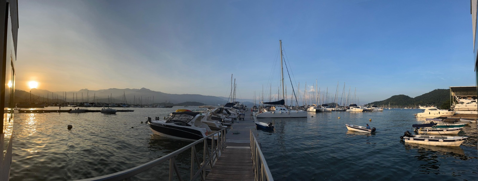 Embarcação na Marina 188