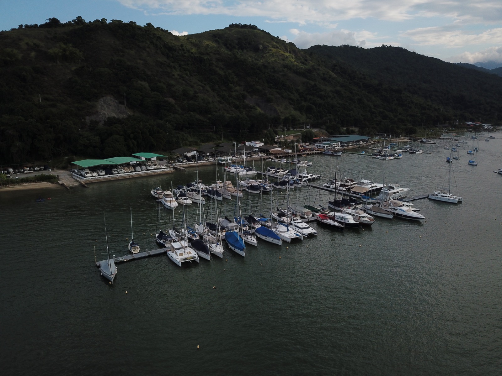 Embarcação na Marina